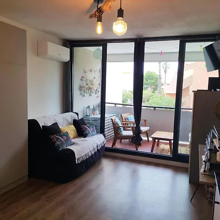 Apartmán Joli Studio A Gruissan, Piscine, 200m De La Plage
